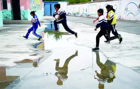 山里娃的足球梦,山村女娃和她们的足球梦