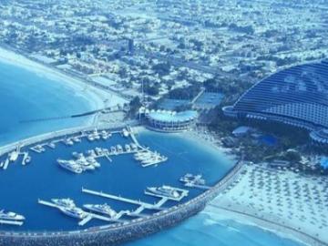 迪拜帆船酒店普通房间多少钱,迪拜帆船酒店最小房间多少平米