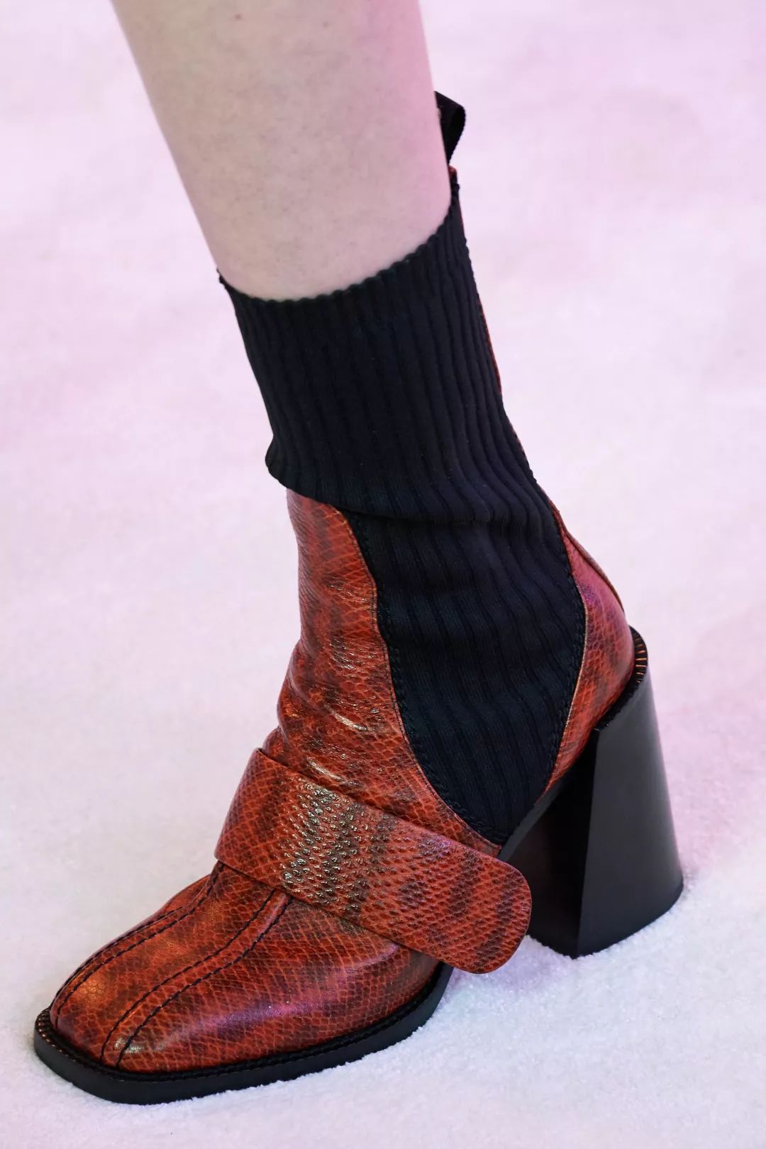 秋冬必备战靴,嗜鞋如命图片