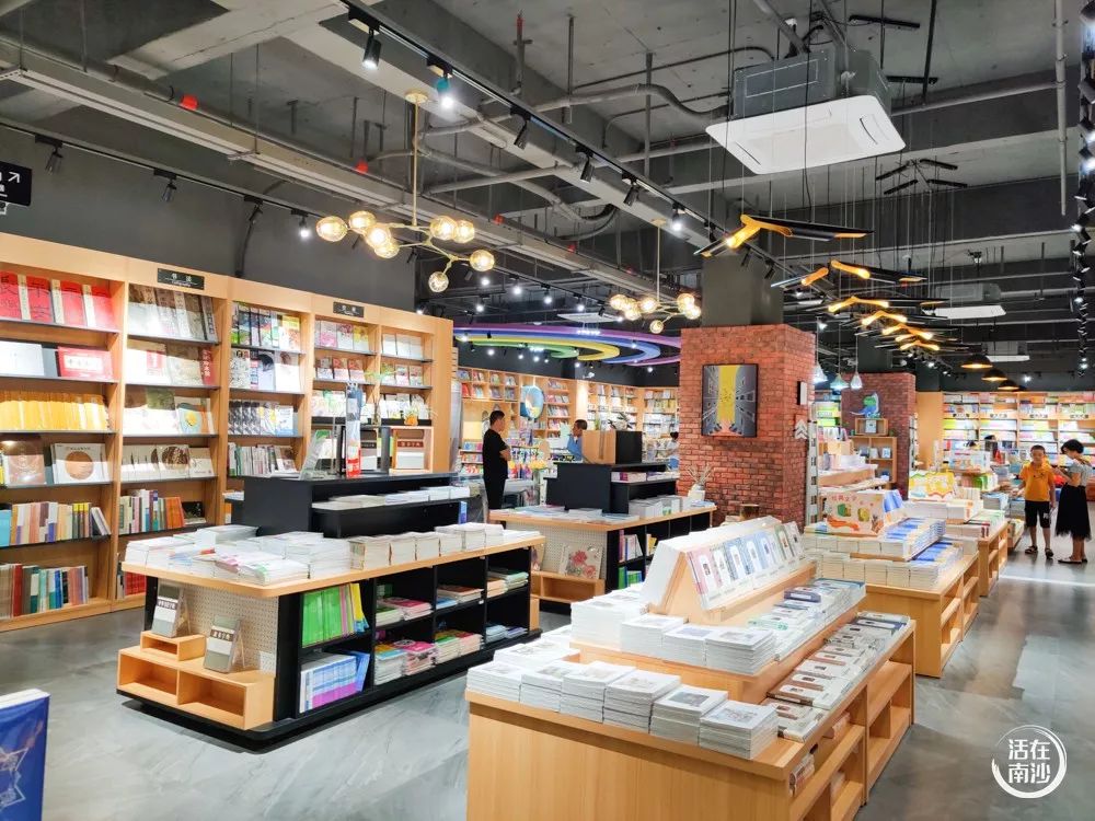 鍗楁矙鏂板崕涔﹀簵,鍗楁矙鍖烘渶澶х殑鏂板崕涔﹀簵