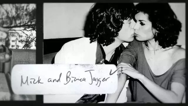 比起穿黑婚纱结婚，她们还可以更酷