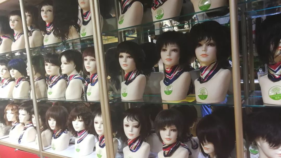 装成没患癌的模样：戴上假发，我还是“原来”的我