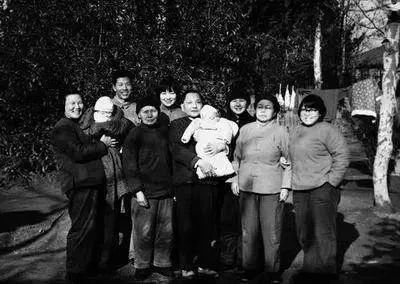 今天他115岁了，*小平邓**人生的40个瞬间