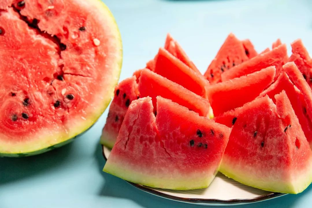 搬来个舟山「海鲜市场」!佛手、胭脂、大米鱼…你爱吃的海鲜从挑到做全get