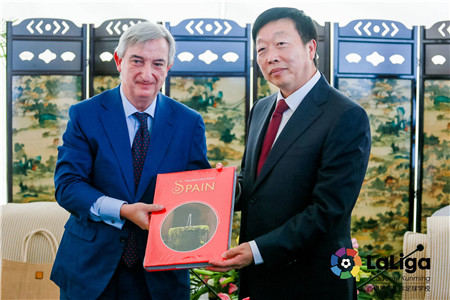 中国第一家巴萨足球学校,昆明第一国际学校有哪些