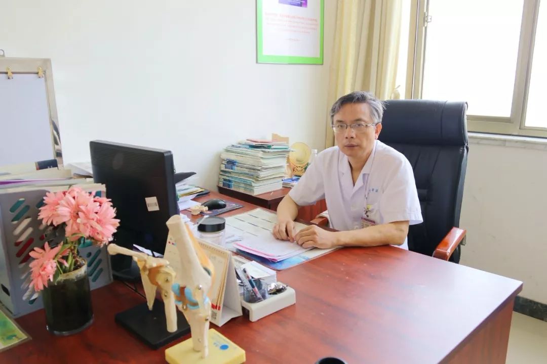 不忘医者初心牢记患者健康使命,不忘医者初心坚守医者仁心