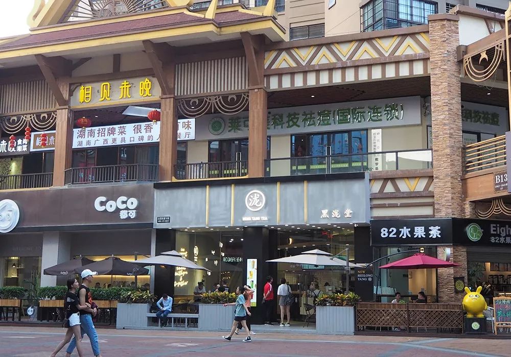 同一商圈能开同样两家奶茶品牌吗,同一品牌的奶茶店一个城市开