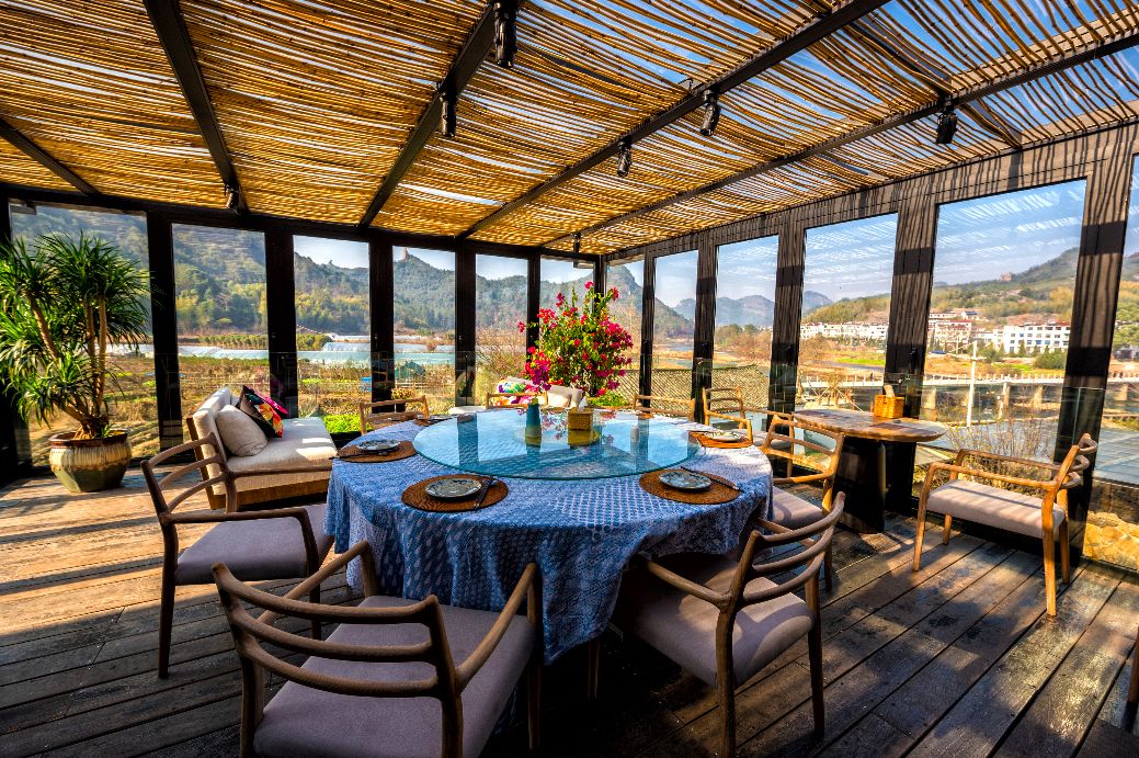 谁说江南无金秋？这座高铁直达的小县城靠一间仙气民宿，就撩到了无数隐居客