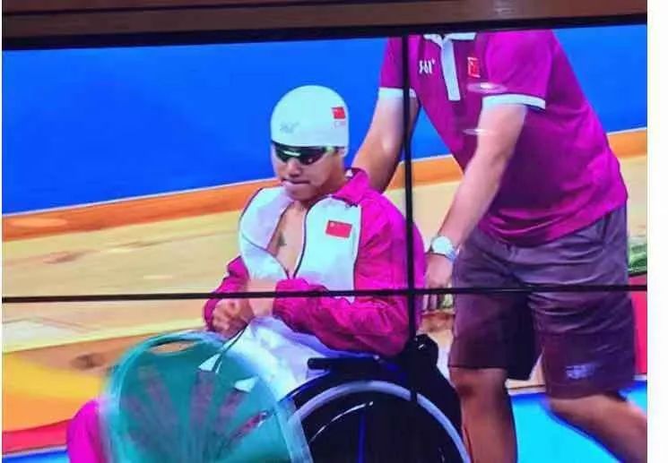 大理运动员再获金牌！水中“钢刀”何世伟的水上之路