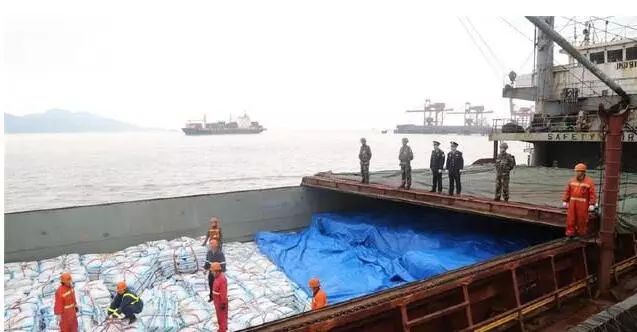 更改航线、伪造航海日志……船长带着船员*私走**白糖，数量创中国海关历史之最