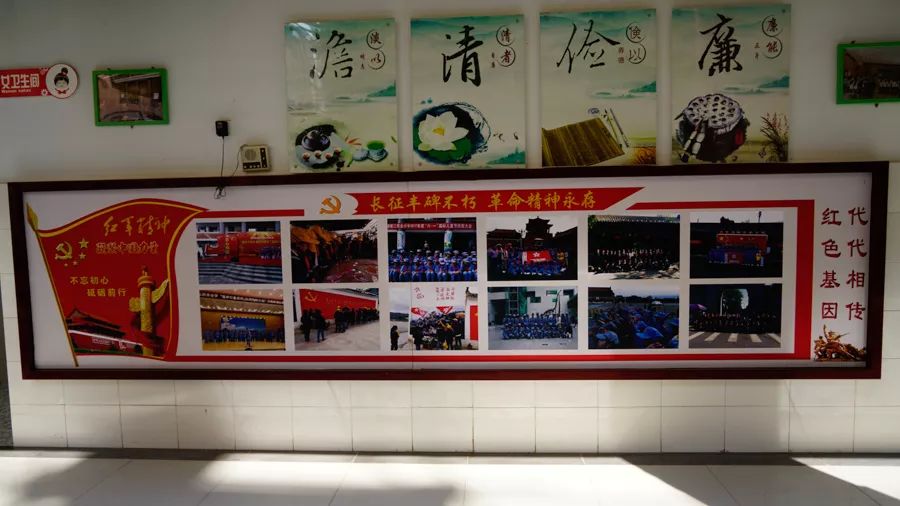 「壮丽70年•奋斗新时代」红色基因代代相传，宾川革命英烈红军小学开学第一课这样上