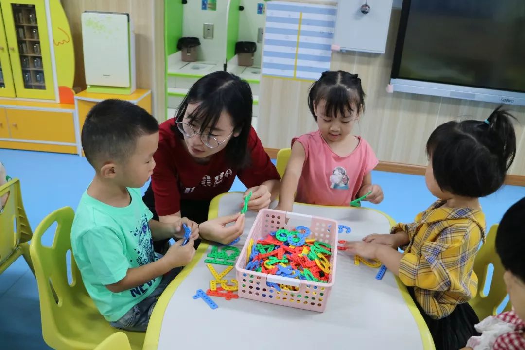 开学啦撒贝宁,开学啦手势舞完整版3分钟