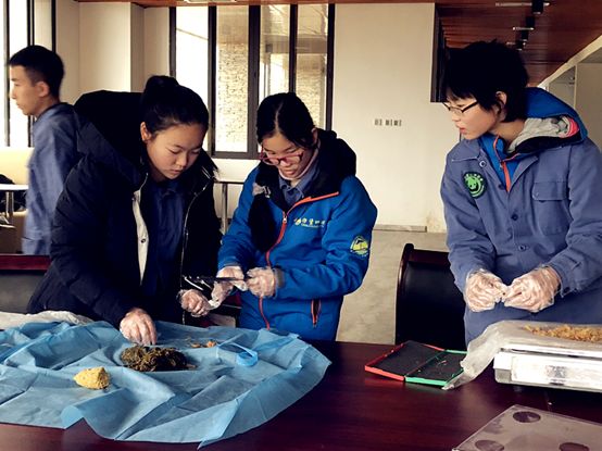 这个周末,一起来滨江宝龙城“爱心打卡”~