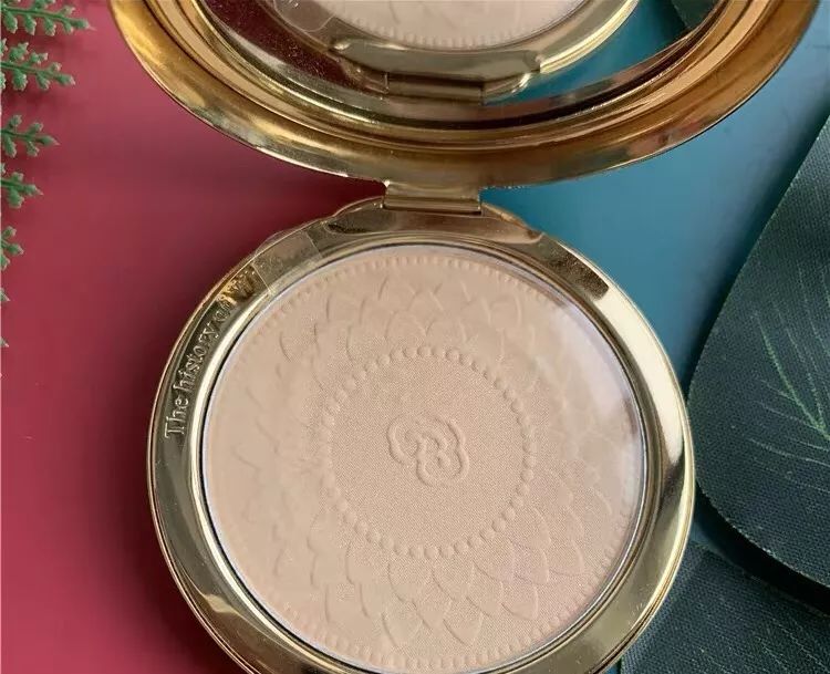 编辑部翻包|90—00的编辑们到底在用什么美妆好物?(一)(文末有福利)