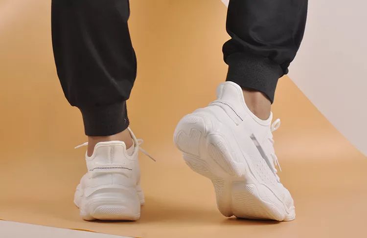 变态脚感，超级百搭！火遍全球的椰子鞋，又靓又撩潮到爆