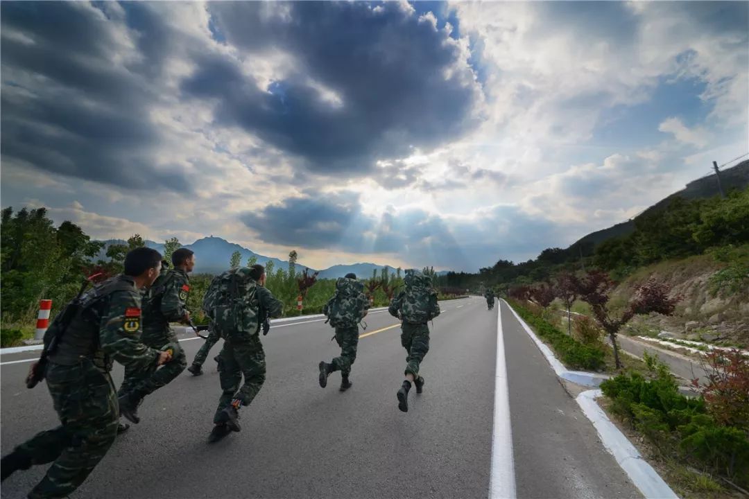 新兵连真实的一天,现在新兵连三个月的真实生活