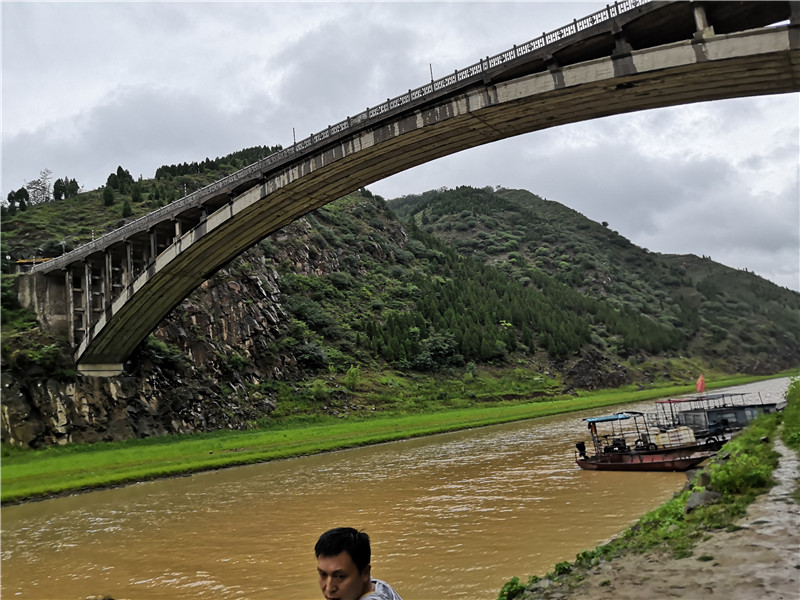 首钓官道狂拉草快乐才是垂钓的根本
