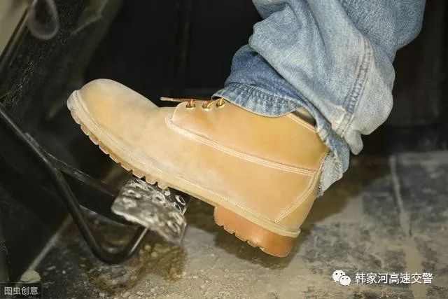 连“两秒准则”都不知道?难怪动不动就追尾