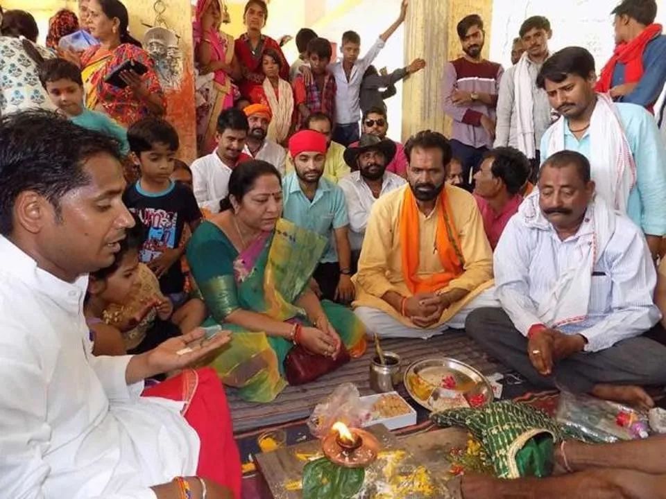 印度人为了求雨给青蛙办婚礼 (印度青蛙办婚礼求雨)