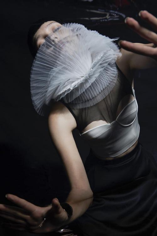 科技与人类对决视频,科技vs时尚