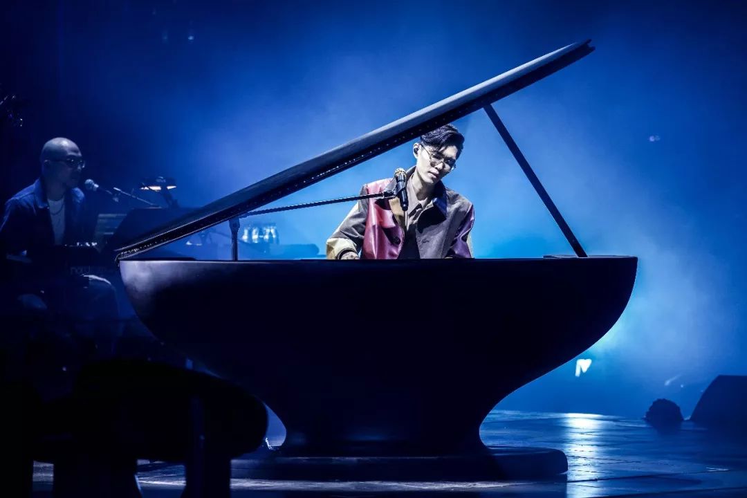 我方大同，“斜杠青年”