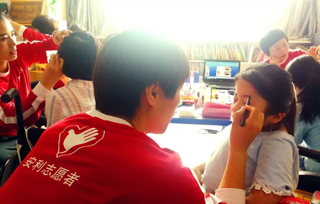 新时代文明实践在武清|瓷娃娃们的“美妆进化论”