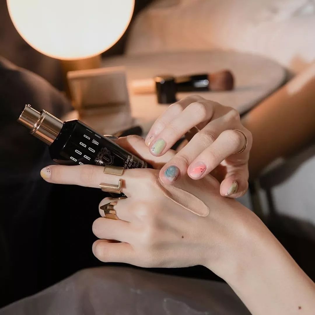 干皮粉底液持久不脱妆秋冬,干皮女孩的护肤品