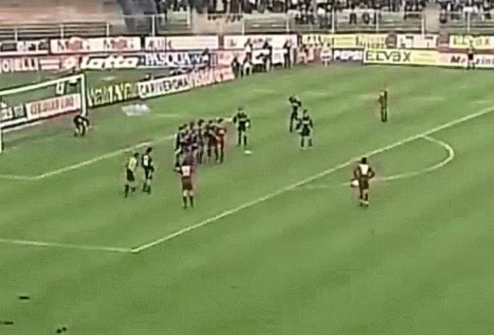 叹息！昔日足坛战神大杀四方，如今与“假肢”为伴