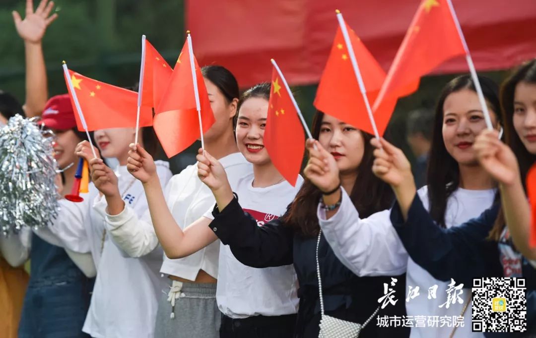 业余足球队点球大战,男子七人足球锦标赛进入点球大战