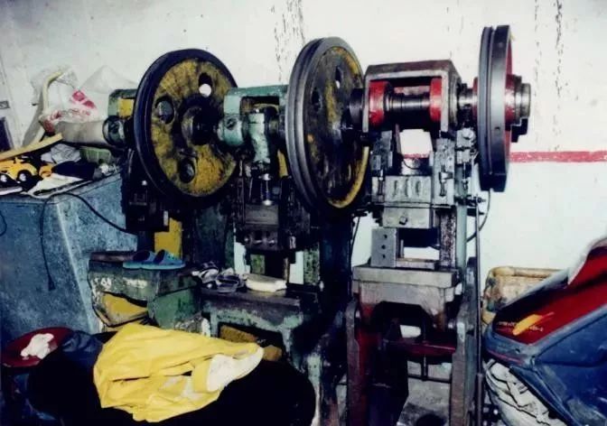 公安机关5年破获经济犯罪近40万起,警察32年破获上千起刑事案件