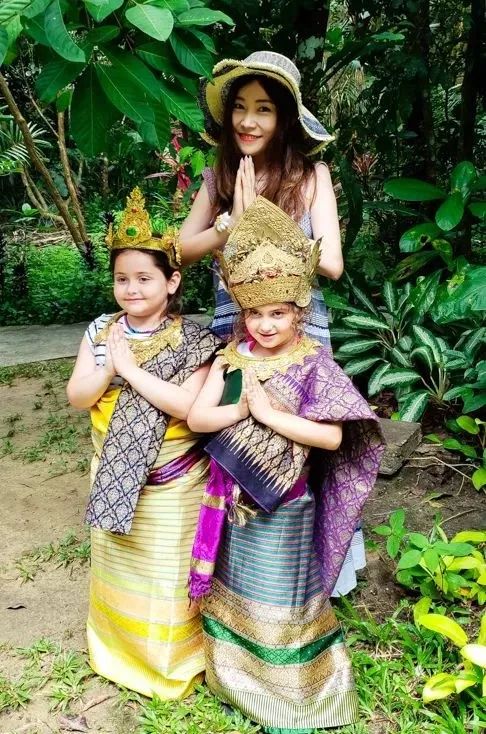 泰国青草膏可以带多少瓶出境,泰国曼谷旅游买青草膏