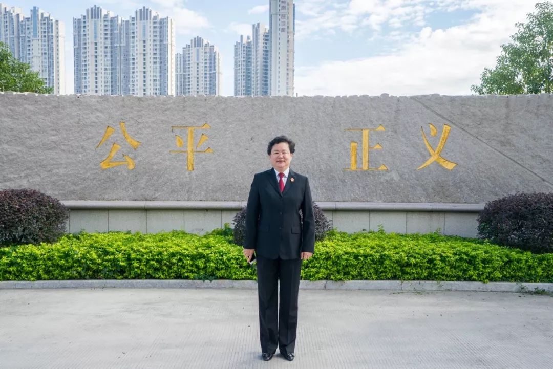 【献礼70华诞】龚丽群：不忘初心、笃定前行，当一名堂堂正正的人民法官