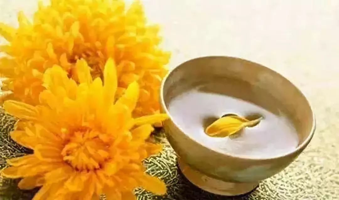 佳节又重阳玉枕纱橱半夜凉初透,佳节又重阳完整版