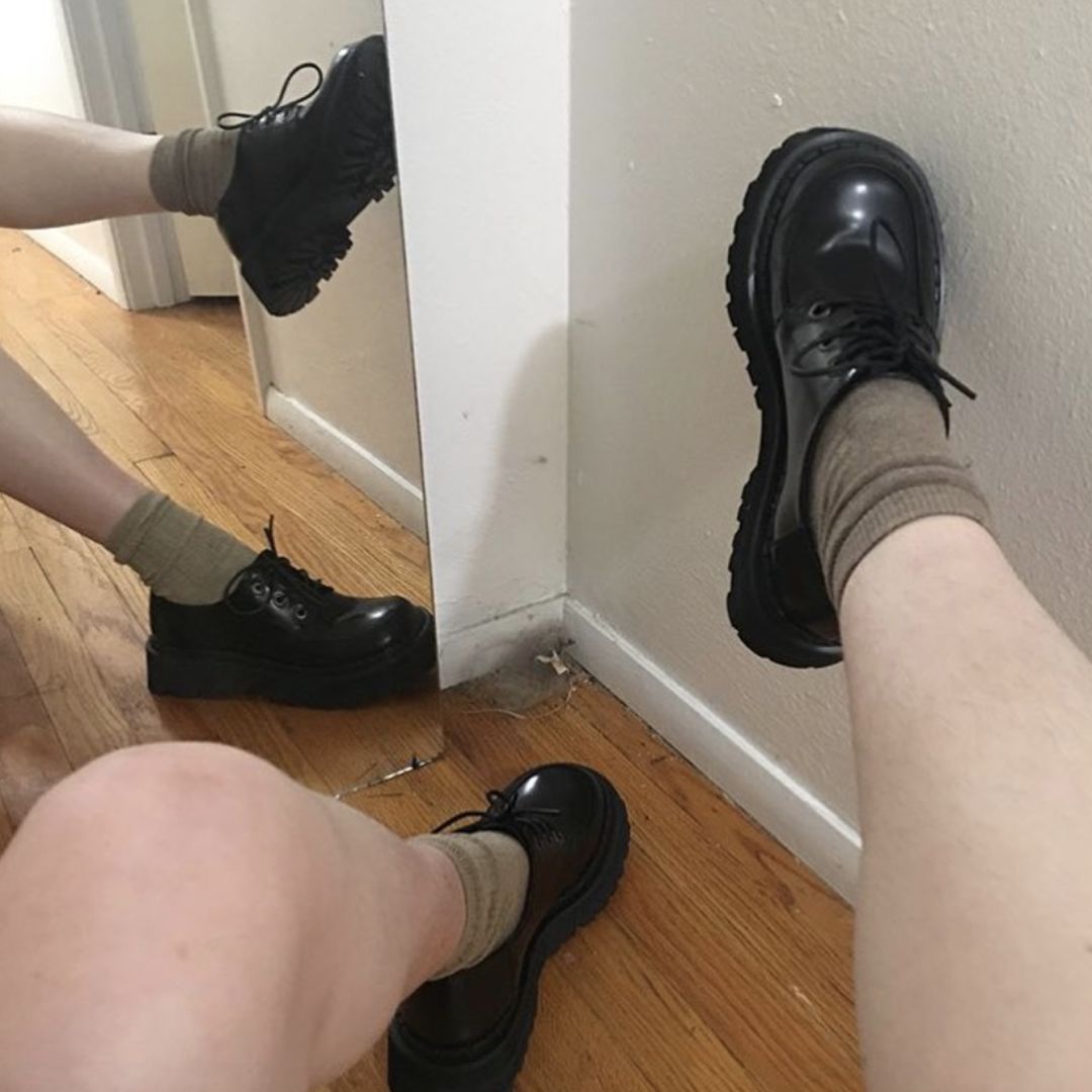 在皮鞋和球鞋之间摇摆的我们,终于找到了最佳选择