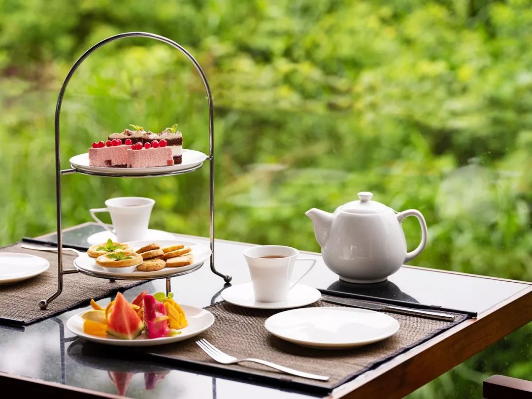 国庆在阳朔度过了不输巴厘岛的假期，全因这家藏在秘境山水里的宝藏酒店