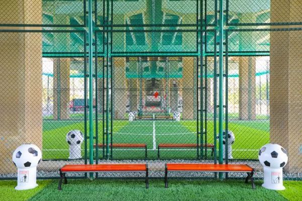 足球场闲置,足球场空地