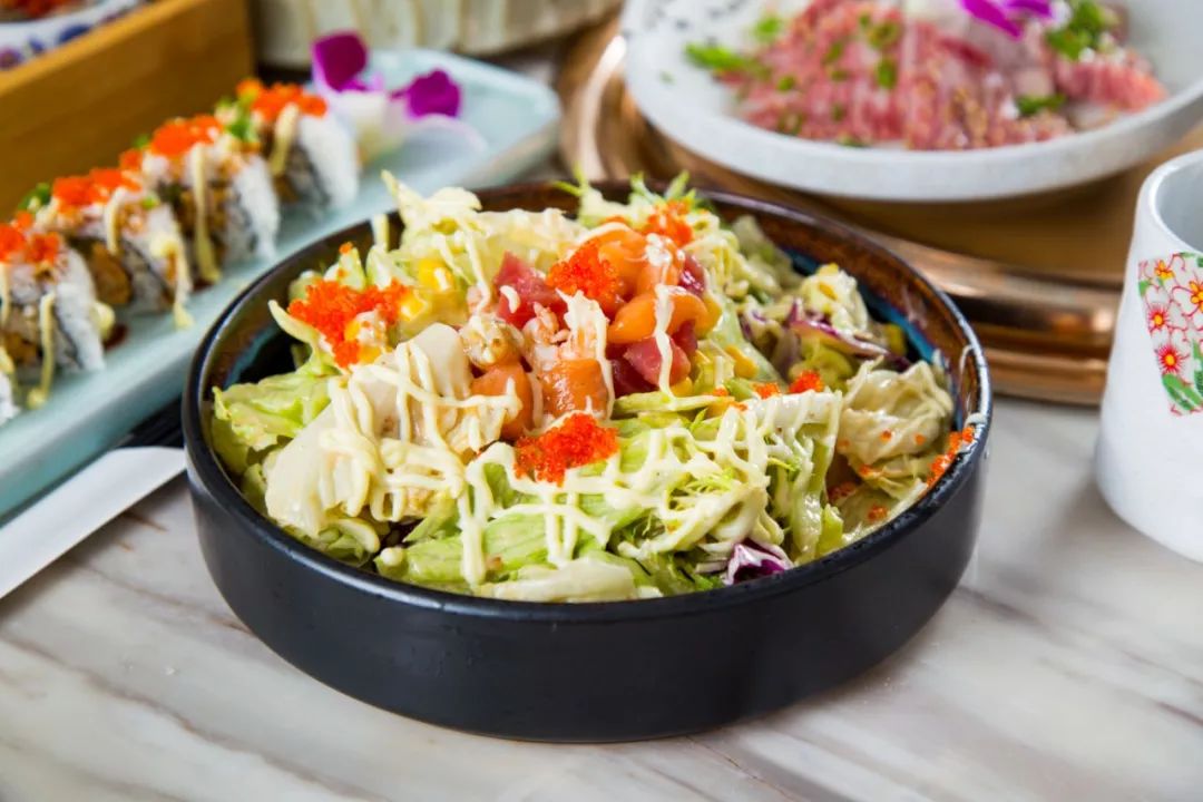 超级网红日料店终于在成都开业了,最便宜的3折店铺套装