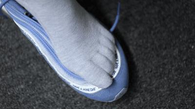 什么袜子踢球不起泡,汗脚穿什么样材质袜子不臭