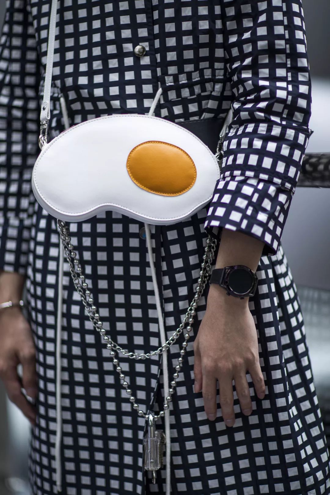 就想问问大家，“亚逼”怎么你了