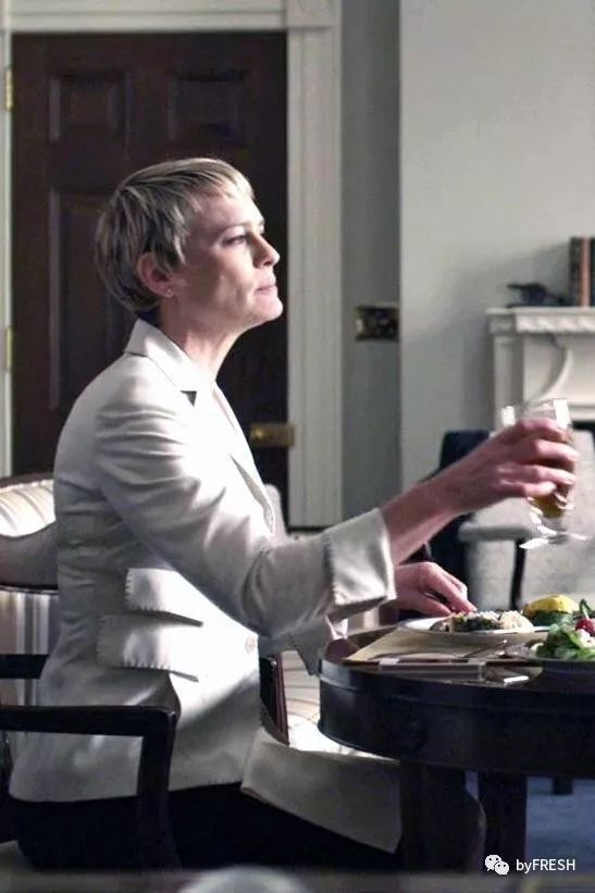 那些福布斯榜单上的女BOSS们，上班都穿什么衣服？