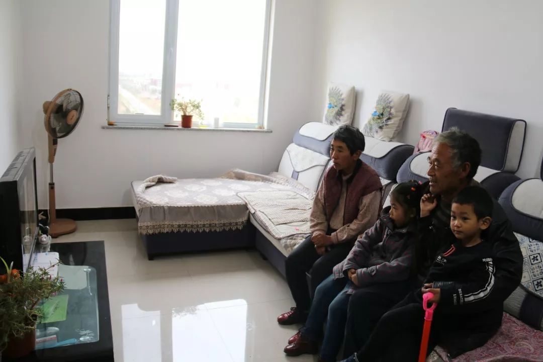 守初心担使命为群众排忧解难,守初心担使命群众生活越来越幸福