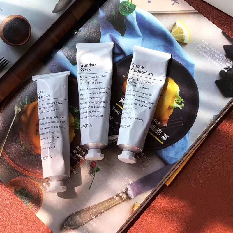 当半熟期待、小份心碎等人格化词汇成为色号，品牌故事又多了一种打开方式