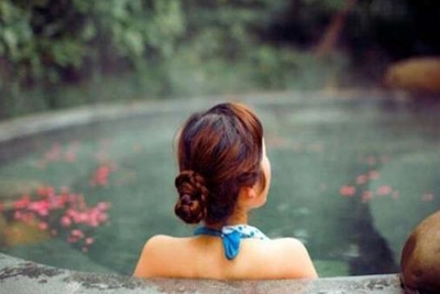 泡温泉注意事项和准备视频,泡温泉张智霖