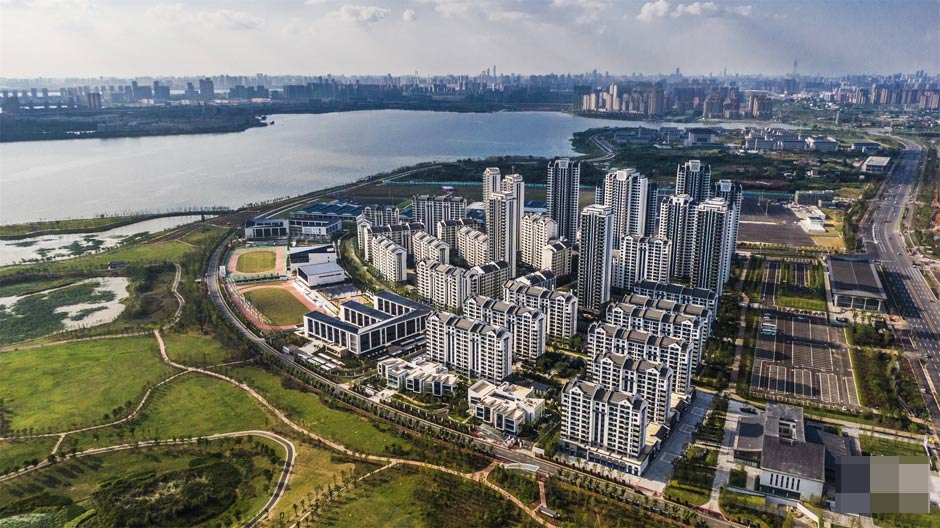 探访军运村,探访的意思