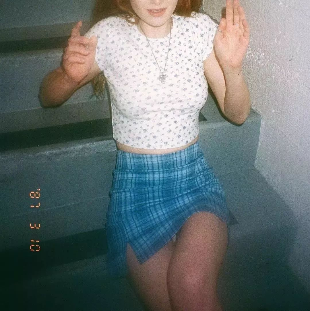 不用海淘代购的化妆品,宋妍霏同款平价包包