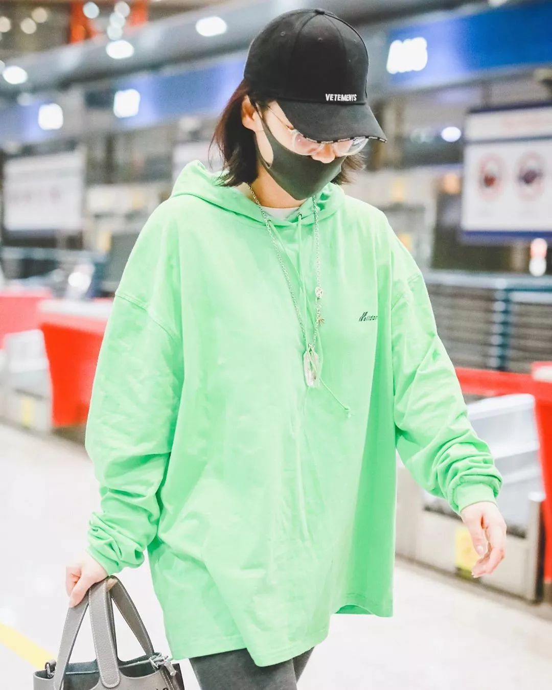 骨架大高个子女生怎么穿搭,肩宽骨架大胖妹妹怎么穿