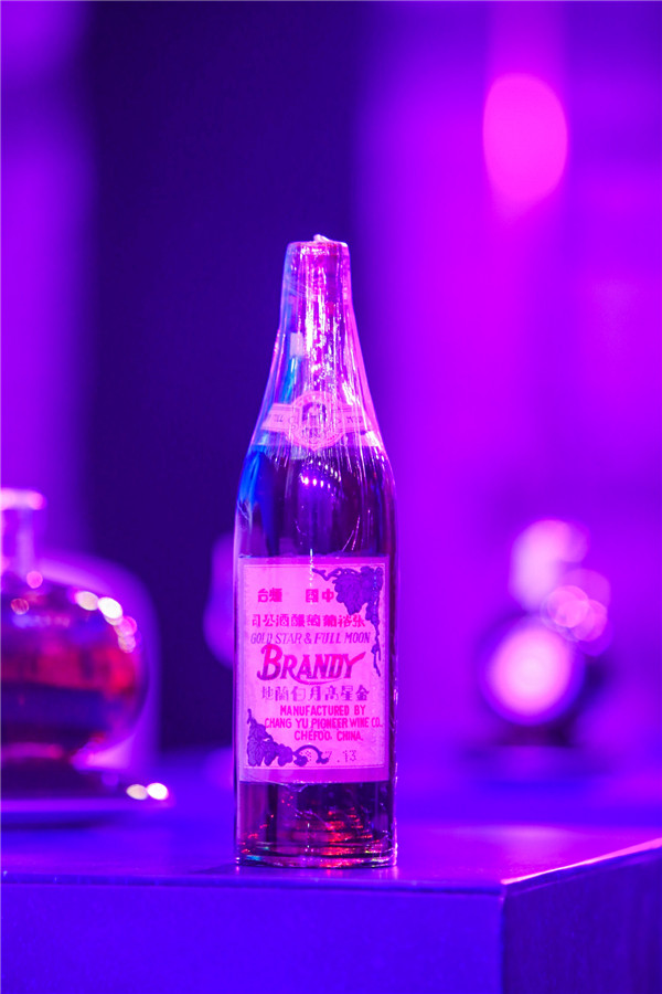 张裕白兰地30年前的回收老酒价格,96年张裕白兰地值多少钱