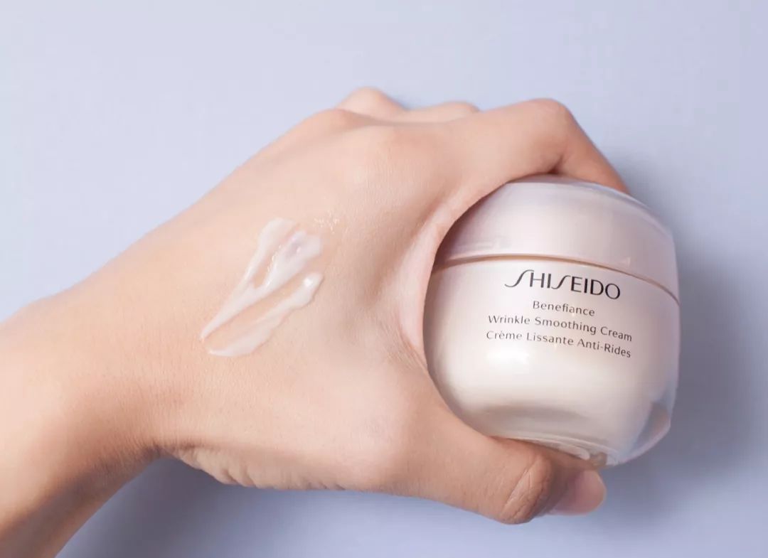 对抗岁月魔皱，护肤品能做的比你想象中更多...