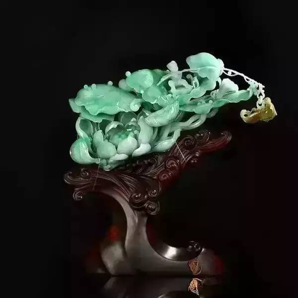 美玉“开花”,艳而不俗