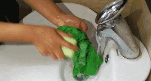 衣服怎么判断是不是洗坏了,衣服都是洗坏的还是穿坏的